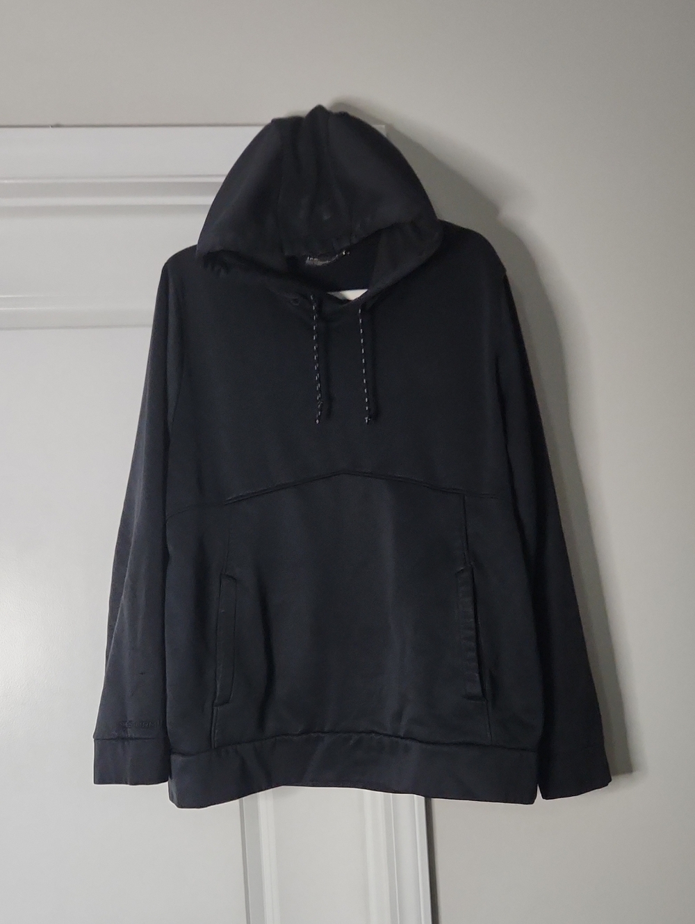 Under Armour Black Pullover Hoodie with Front Pockets